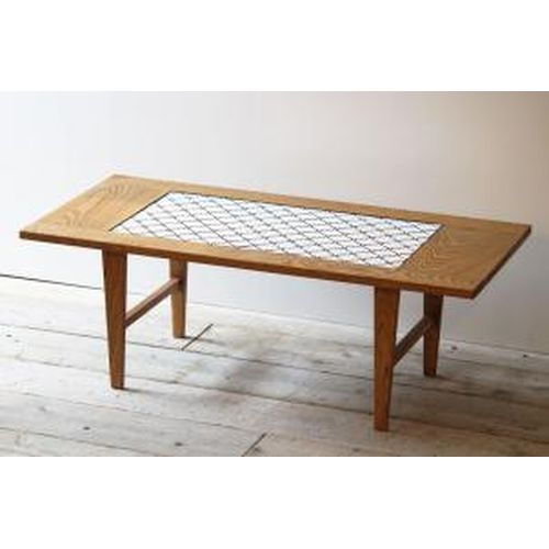 新品レンタル | Tile Living Table